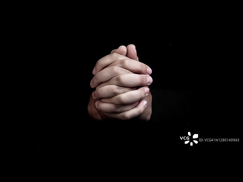 祈祷之手与魔法粉末图片素材