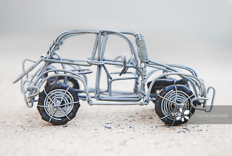 非洲金属丝玩具车图片素材