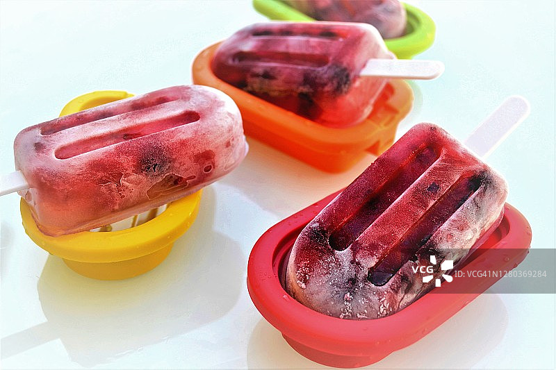 自制浆果冰淇淋图片素材