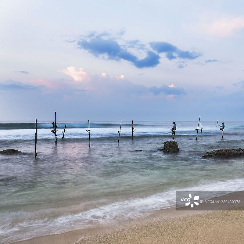 斯里兰卡米迪加马海滩的立钓图片素材