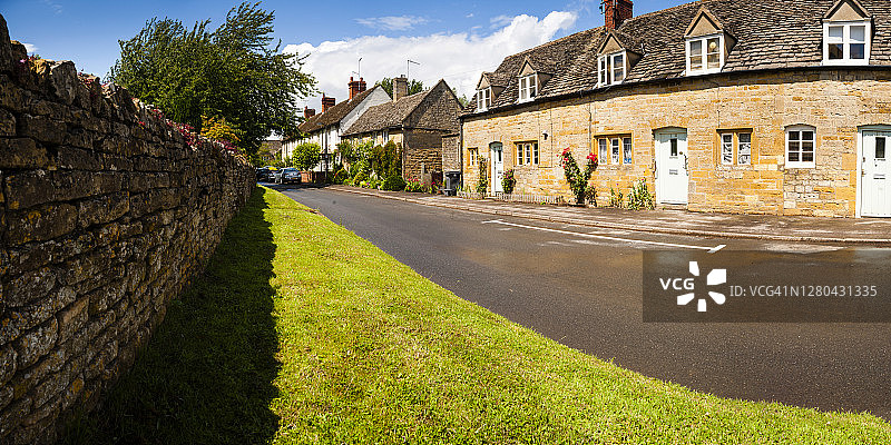 科茨沃尔德的阿斯顿马格纳村，位于英国格洛斯特郡图片素材
