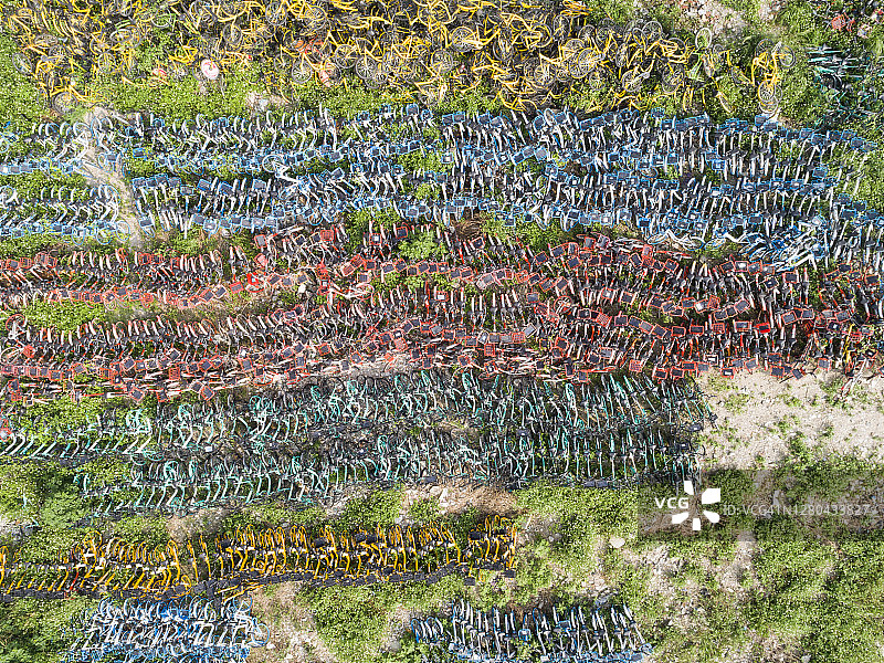 废弃的公共自行车图片素材