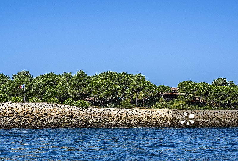 法国阿卡雄湾费雷角半岛：拉韦涅和拉普安特之间的防护堤图片素材