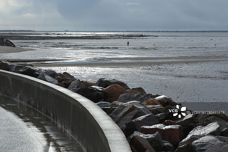 法国布尔讷夫湾贝内里-昂雷茨退潮码头景色图片素材
