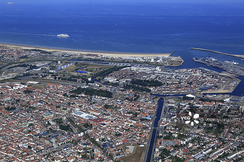法国上法兰西加来海峡：加来市鸟瞰图片素材