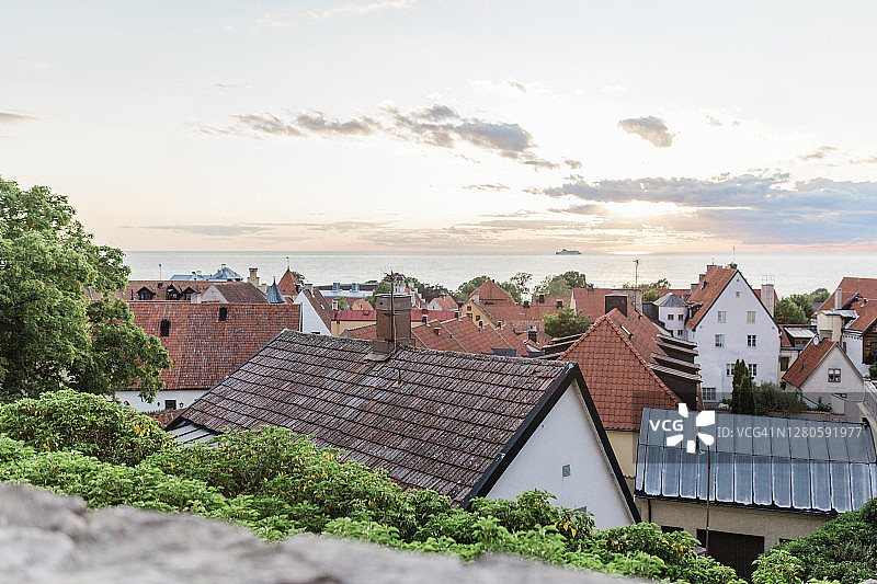 海边城镇房屋的屋顶图片素材