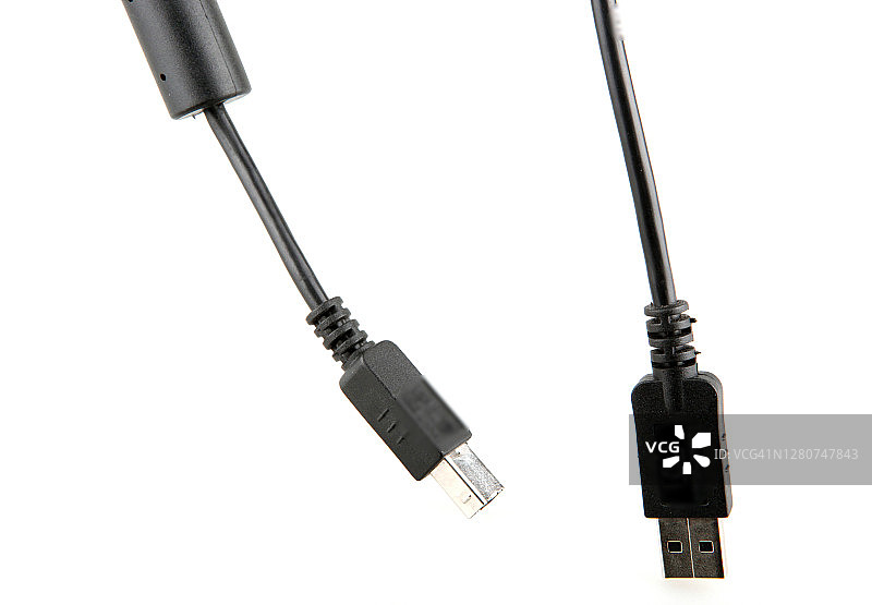 白色背景上的电脑USB延长线图片素材