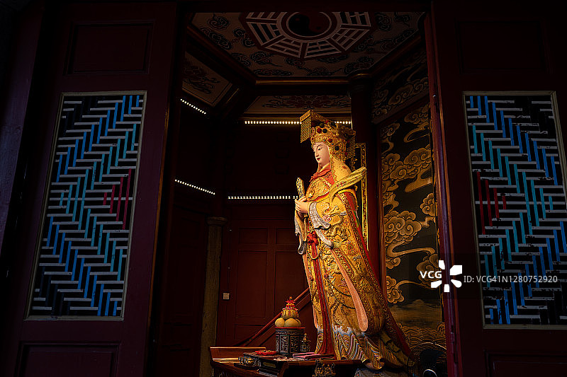 妈祖庙里的妈祖雕像图片素材