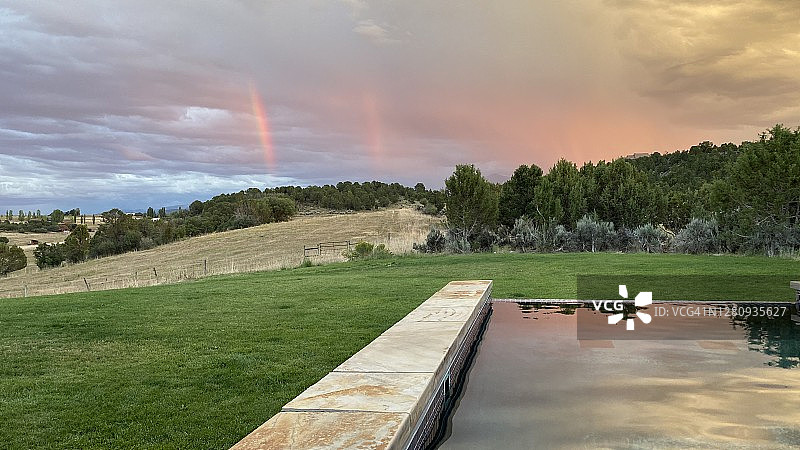 科罗拉多州卡本代尔的住宅泳池和外观图片素材