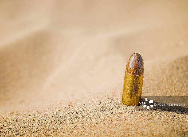沙滩上的子弹图片素材