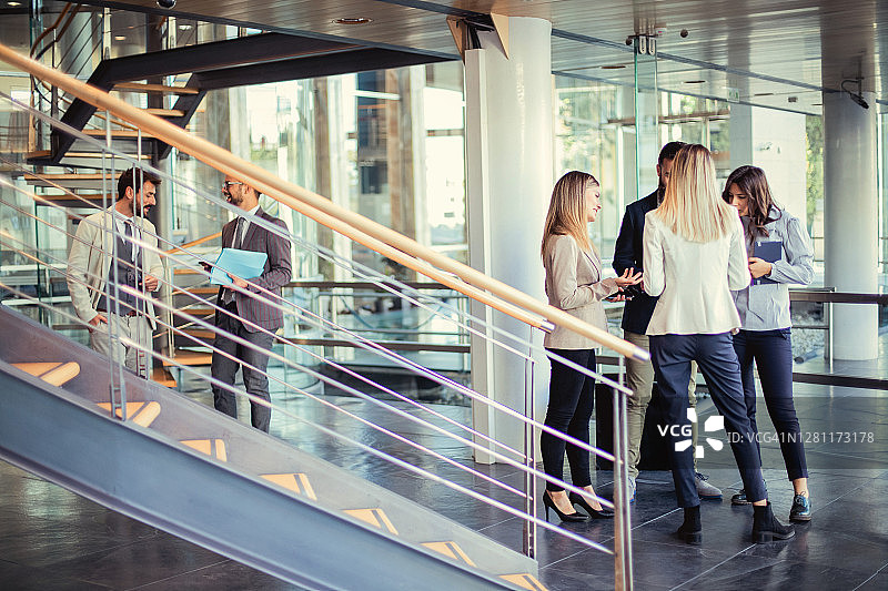 女性登上商业舞台图片素材