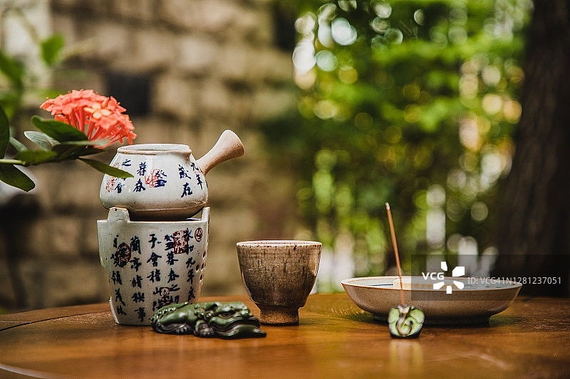 精致的中式茶道，焚香品茗图片素材