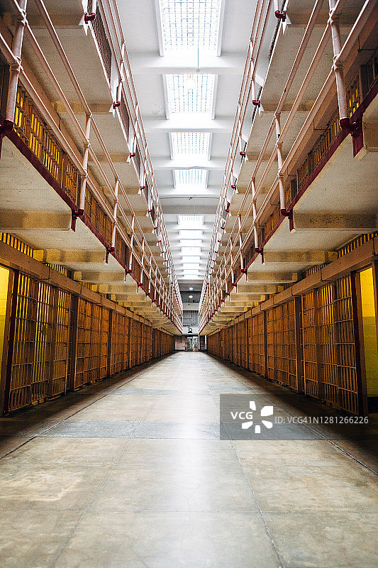 恶魔岛监狱牢房内部图片素材