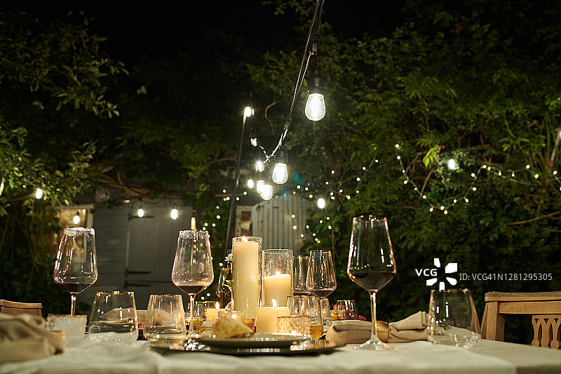 六人份餐桌静物图片素材