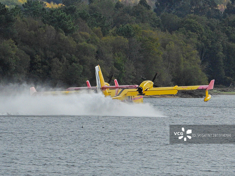 消防水上飞机图片素材