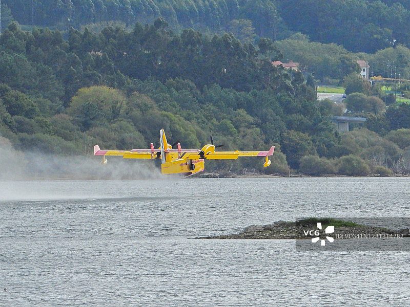 消防水上飞机图片素材