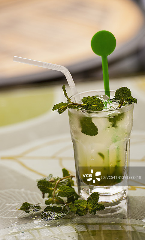 阳朔餐厅的冰镇无酒精莫吉托图片素材