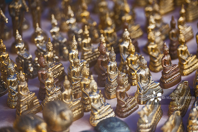阿瑜陀耶街头市场的佛像特写图片素材