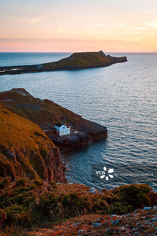 竖版：威尔士戈尔半岛罗西里湾虫子头图片素材