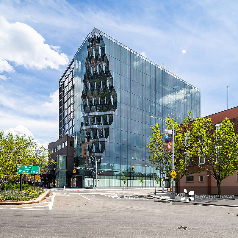 纽约的太阳能雕刻塔图片素材