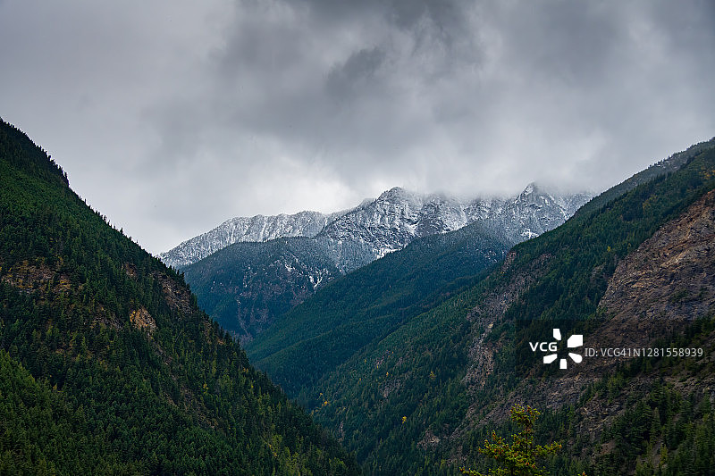 海岸山景图片素材