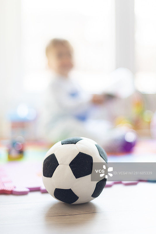 宝宝玩玩具图片素材