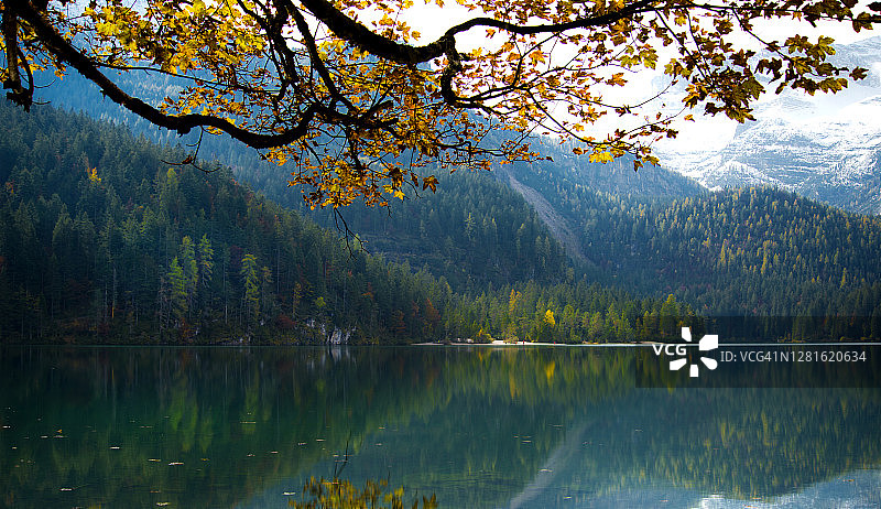 秋日的托韦尔湖图片素材
