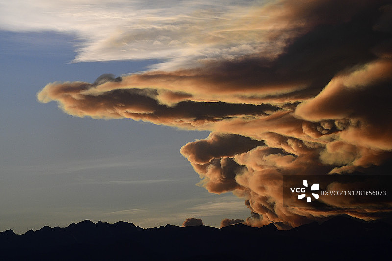 积云火焰云图片素材