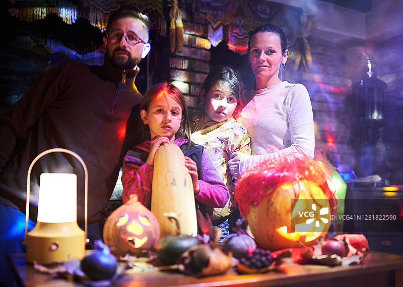 新冠疫情期间的万圣节图片素材