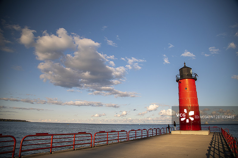 威斯康星州密尔沃基码头灯塔的户外日间景观图片素材