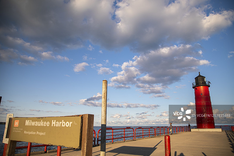 威斯康星州密尔沃基码头灯塔的户外日间景观图片素材
