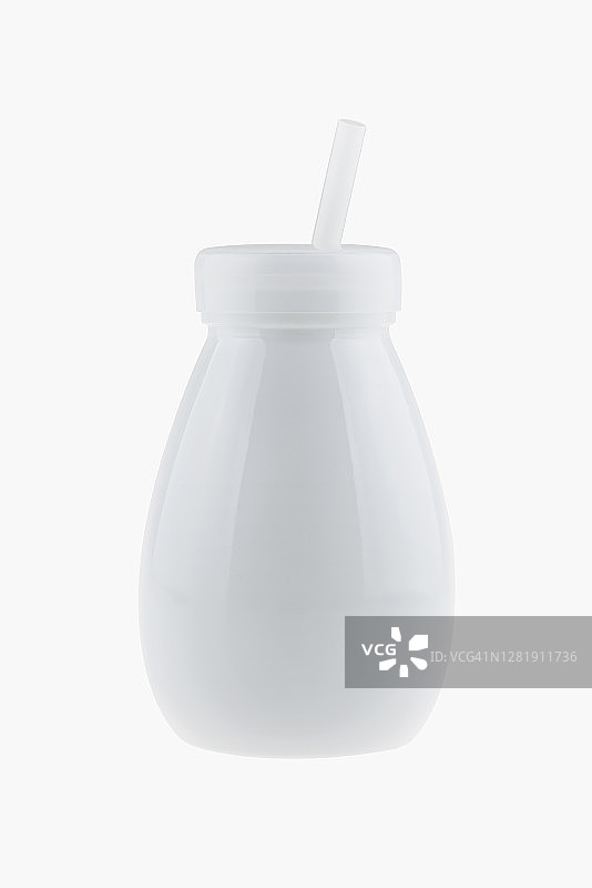 牛奶罐和吸管图片素材