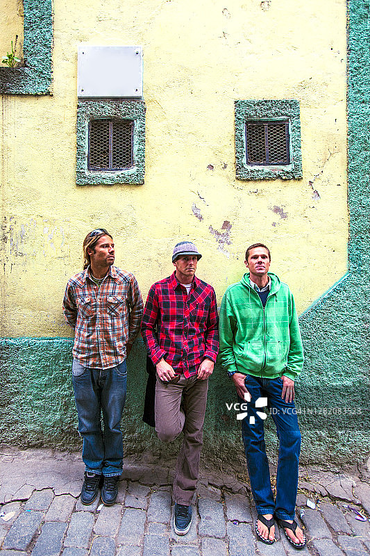 阿尔及利亚君士坦丁游客群像图片素材