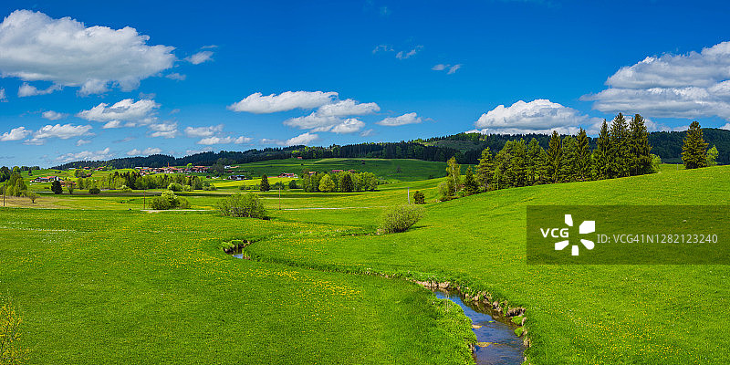 德国菲森附近的阿尔卑斯山麓美景图片素材
