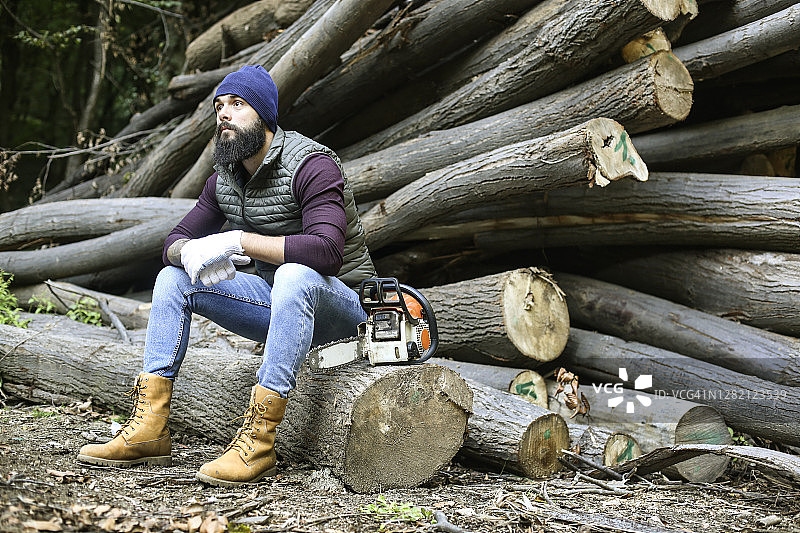 休息中的伐木工人图片素材