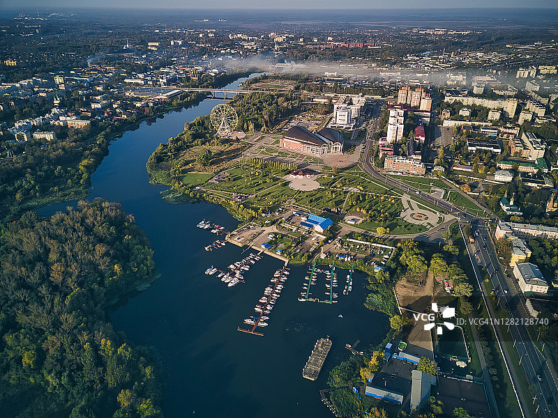 科托罗斯尔河港口空中俯瞰图图片素材