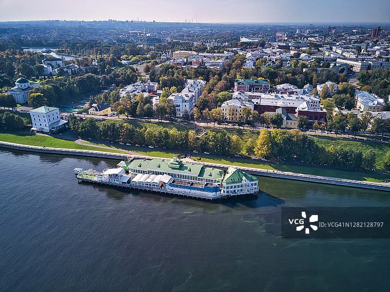 俄罗斯雅罗斯拉夫尔伏尔加河畔城市航拍图片素材