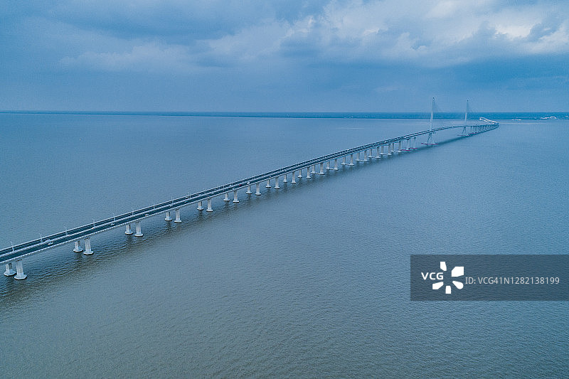 上海长江大桥全景图片素材