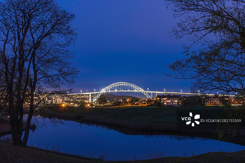 格洛马河上的弗雷德里克stad桥图片素材