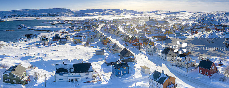 挪威芬马克贝勒沃格渔村雪景图片素材