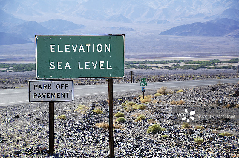 死亡谷海平面高度标志图片素材