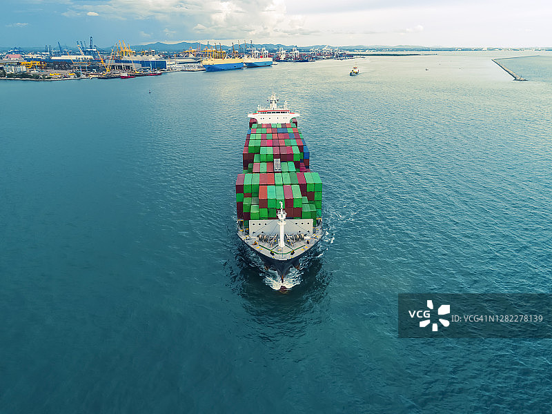 集装箱货轮航拍图片素材