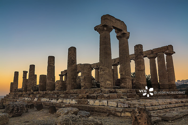 阿格里真托神殿谷的朱诺神庙日落景观图片素材