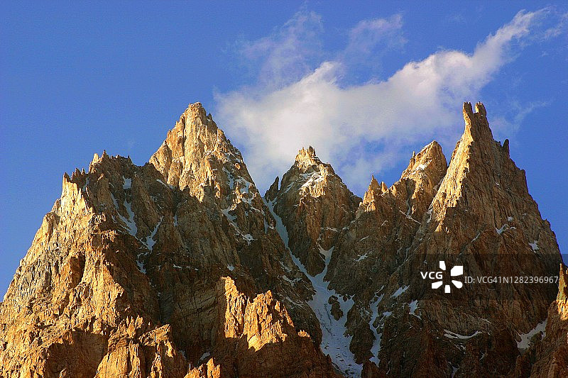 帕苏锥（教堂）山顶日落特写图片素材