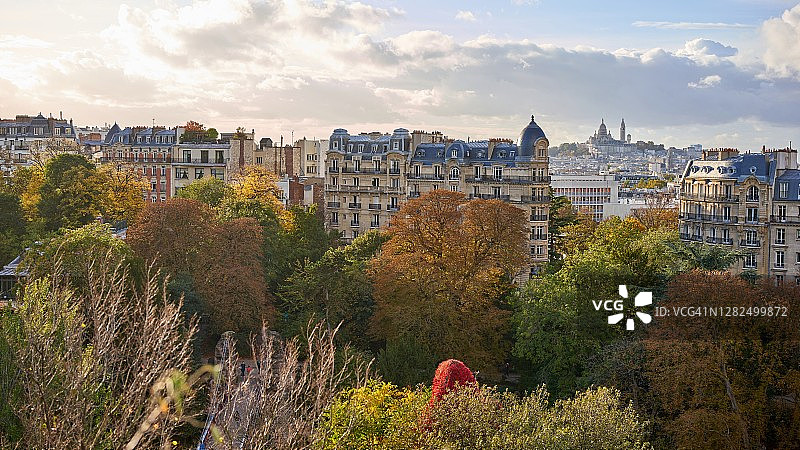秋季的巴黎城市风光图片素材