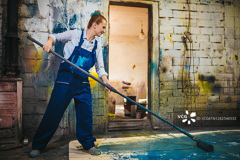 工作中的女人图片素材