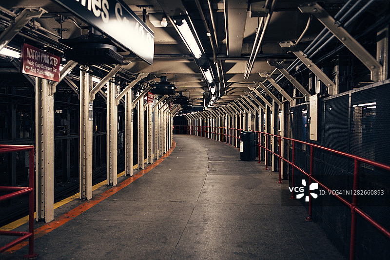 纽约地铁站台图片素材
