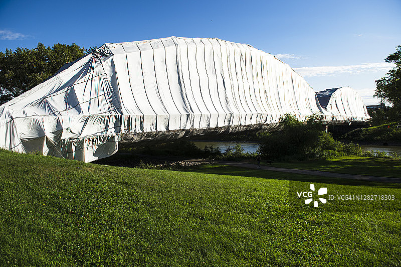 美国东 Grand Forks 在建桥梁图片素材