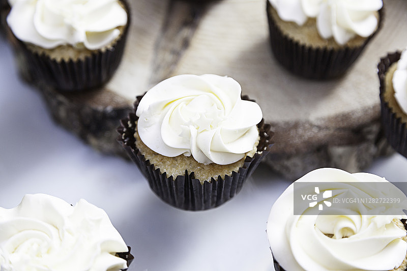 装饰甜纸杯蛋糕图片素材
