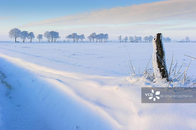 德国下萨克森州费尔德马克雪景图片素材